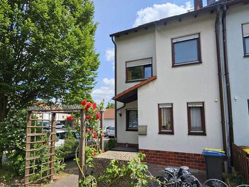 Hausansicht - 5 Zimmer Reihenendhaus zum Kaufen in Köln