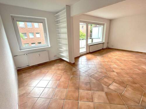 Wohnzimmer - 2 Zimmer Etagenwohnung zum Kaufen in Hamburg