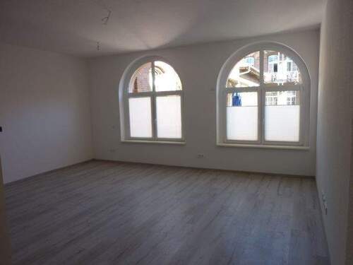 Wohnzimmer - 2 Zimmer Etagenwohnung zur Miete in Saalfeld/Saale