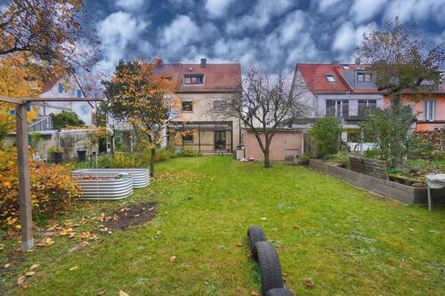 Garten - 6 Zimmer Doppelhaushälfte in Nürnberg