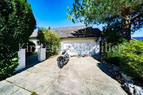 Garage - 7 Zimmer Einfamilienhaus zum Kaufen in Rangendingen