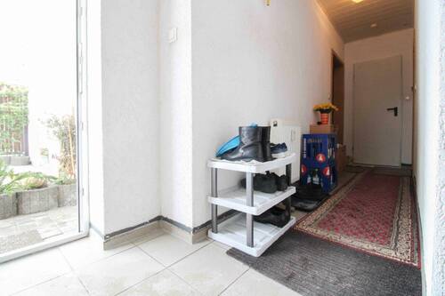 Hausflur - 1 Zimmer Mehrfamilienhaus, Wohnhaus zum Kaufen in Staßfurt