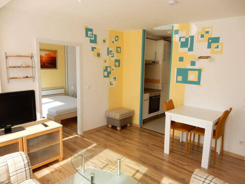 Wohnzimmer - St.Peter: 2,5 Zimmerapartment komplett möbliert mit TG - Nähe Wöhrder See und Hochschule