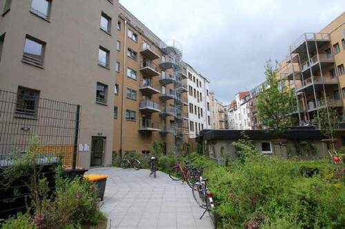 Hausrückseite - 2 Zimmer Etagenwohnung in Dresden