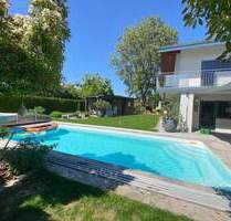 Exklusives Einfamilienhaus mit Pool, Sauna und großzügigem Garten in Tettnang