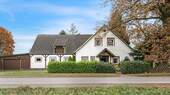 Hausansicht - *Provisionsfrei* Zu Kaufen: Großer Garten mit Haus.