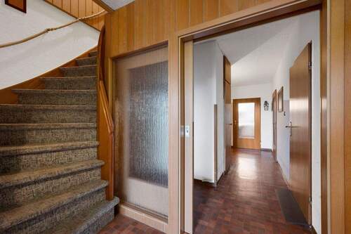 Eingangsbereich - 8 Zimmer Einfamilienhaus zum Kaufen in Twistringen