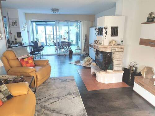 Wohnbereich im Anbau - Einfamilienhaus mit 292,00 m&sup2; in Erfurt zum Kaufen