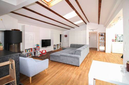 Wohnzimmer - Gepflegter Bungalow mit 130 m² Wohnfläche und großem Garten