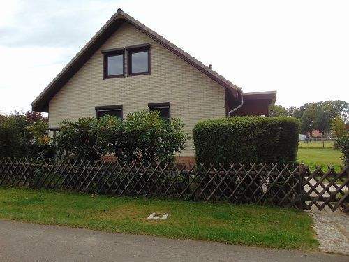 Hausansicht Strassenseite Bild 1.jpg - 4 Zimmer Einfamilienhaus in Sprakensehl