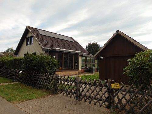 Hausansicht Strassenseite Bild 2.jpg - Einfamilienhaus mit 90,00 m² in Sprakensehl zum Kaufen