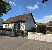 Sanierte Doppelhaushälfte mit großem Grundstück - Mannheim / Schönau