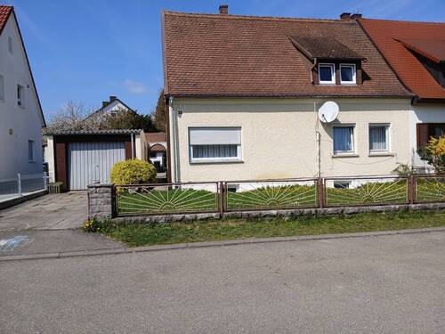 Ansicht - Bezahlbar - Möglich gestaltbare 2 Wohnungen - Doppelhaus zentral in Crailsheim zu verkaufen