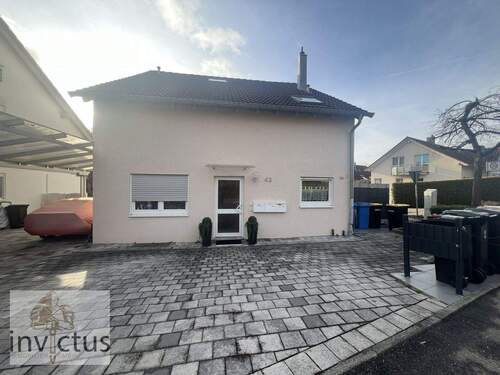 Hausansicht vorne - 2 Zimmer Etagenwohnung zum Kaufen in Untergruppenbach / Obergruppenbach