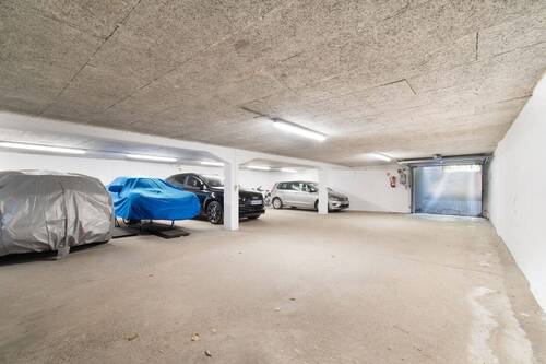 Auch das Auto steht sicher und trocken.jpg - 