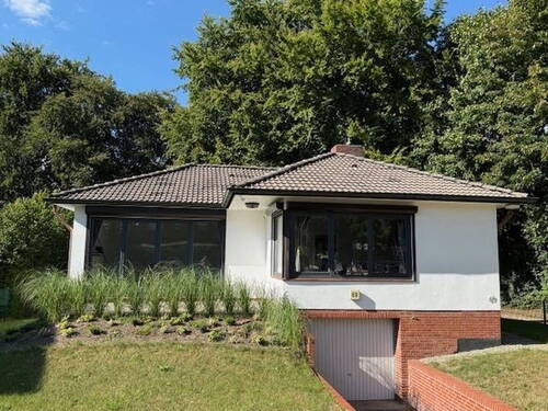 Südseite Front - Charmanter Bungalow in Top-Lage von Hamburg - direkt am Pulverhofpark