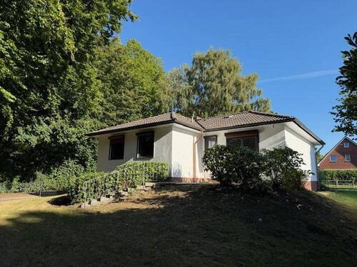 Rückseite mit Terrasse - Bungalow mit 100,00 m² in Hamburg zum Kaufen
