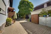 Hof - Mehrfamilienhaus, Wohnhaus mit 250,00 m² in Kitzingen zum Kaufen