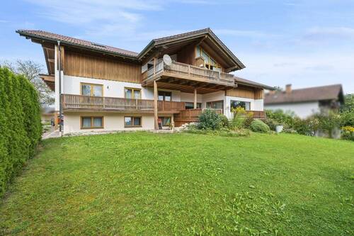 Objektansicht - Bergblick, guter Zustand, besonderer Grundriss - 5-Zi.-ETW mit Stellplatz und zusätzlichen Optionen