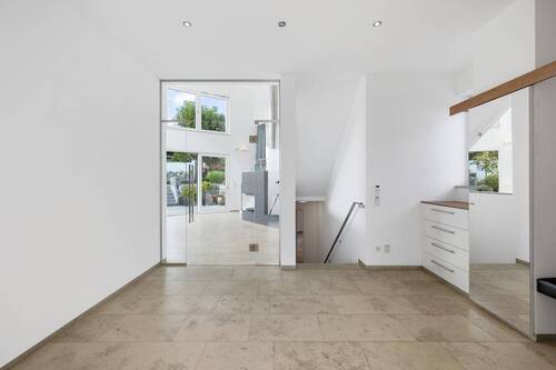 Eingangsbereich - Zugang Wohnen / Untergeschoss - 