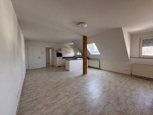 Wohnzimmer - 4 Zimmer Etagenwohnung in Crailsheim