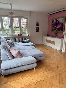 Wohnbereich - 7 Zimmer Einfamilienhaus zum Kaufen in Duisburg