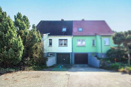 Haus Frontansicht - 