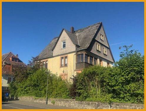 Straßenansicht - Einfamilienhaus mit 360,00 m² in Homberg (Ohm) zum Kaufen