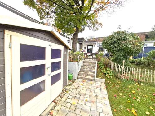 Zugang Bungalow - 1 Zimmer Mehrfamilienhaus, Wohnhaus in Solingen