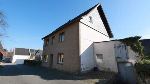 Seitenansicht - Einfamilienhaus mit 160,00 m&sup2; in Paderborn / Neuenbeken zum Kaufen