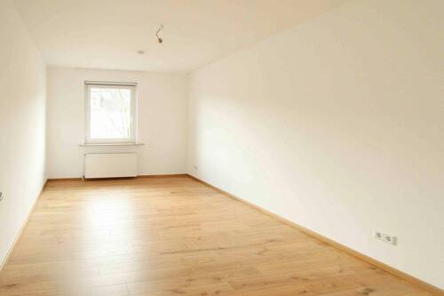 Schlafzimmer 2 - 3 Zimmer Etagenwohnung zum Kaufen in Düsseldorf