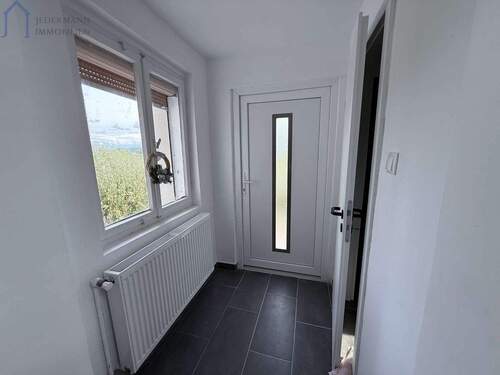 Eingang - Mehrfamilienhaus, Wohnhaus mit 155,00 m&sup2; in Hohenroda zur Miete