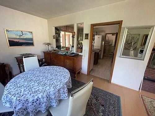 Essen mit Blick in Küche - 