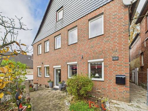 Außenansicht - Wandelbares Zuhause: Vom großzügigen Einfamilienhaus zum flexiblen Generationenwohnen