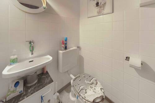 WC - 