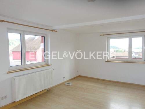 Wohnzimmer - 4 Zimmer Etagenwohnung zur Miete in Ammerbuch-Entringen