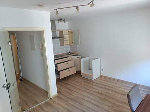 Wohnbereich - 1 Zimmer Etagenwohnung zur Miete in Fürth