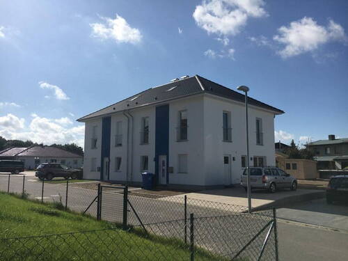 Straßenansicht 3 - 5 Zimmer Doppelhaushälfte in Neuburg