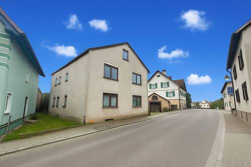 Außenaufnahmen.jpg - Entwicklungsobjekt im Ortskern – Ideal für Neubau oder Sanierung