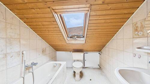Badezimmer DG.jpg - 