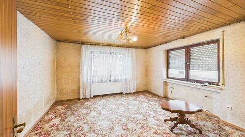 Wohnzimmer EG.jpg - 6 Zimmer Mehrfamilienhaus, Wohnhaus in Thierhaupten