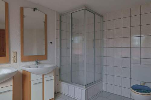 Bad - 5 Zimmer Einfamilienhaus in Naumburg (Saale)