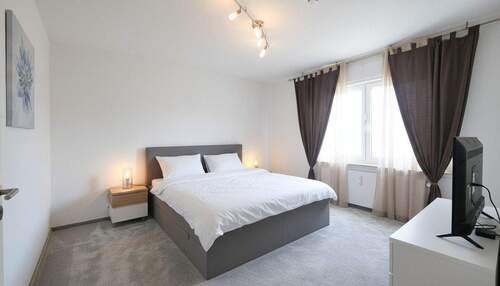 KI-generiertes Beispiel Hauptschlafzimmer - 