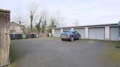 Garagen/Stellplatz - 