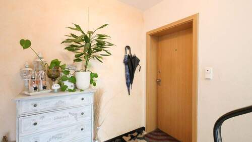 Eingangsbereich - 4 Zimmer Etagenwohnung in Paderborn / Marienloh