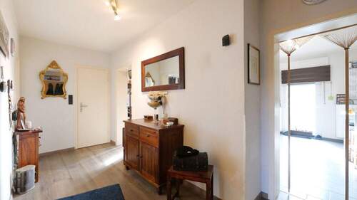 Flur - Etagenwohnung mit 81,50 m&sup2; in Paderborn / Marienloh zum Kaufen