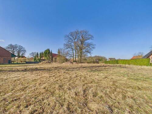 Bauland - Träumst Du noch, oder baust Du schon? Großes Grundstück wartet auf Bebauung!