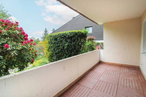 Ansicht Loggia - Frisch renovierte 2,5-Zimmer-Wohnung mit Loggia & Garage
