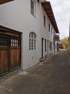 Zufahrt / Durchgang zum Innenhof - 