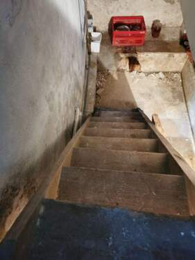 Kellertreppe - Mehrfamilienhaus, Wohnhaus mit 240,00 m² in Rennertshofen zum Kaufen